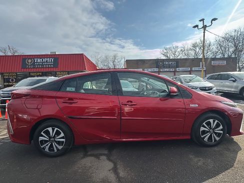 Used 2018 Toyota Prius Prime Plus w/ Carpet Mat Package image 4