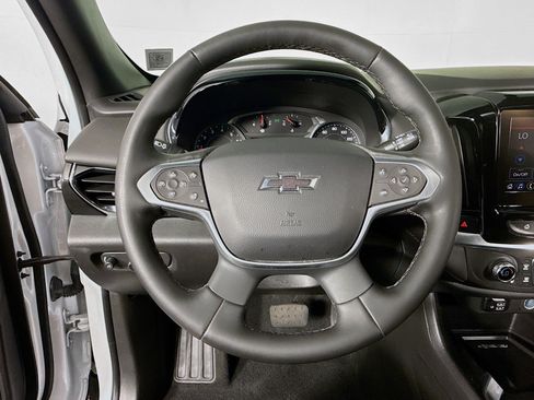 Used 2023 Chevrolet Traverse RS AWD/4WD image 11