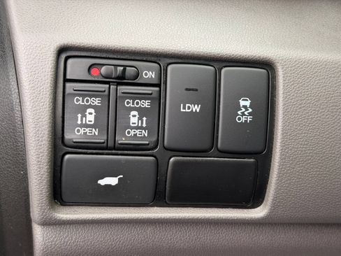 Used 2015 Honda Odyssey EX-L image 18