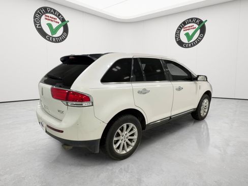 Used 2013 Lincoln MKX FWD image 5