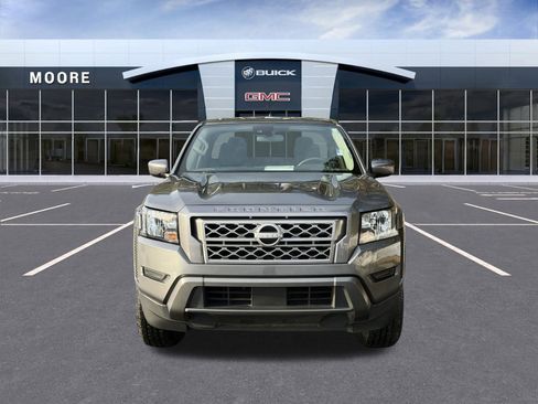 Used 2023 Nissan Frontier SV image 8