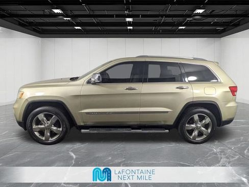 Used 2011 Jeep Grand Cherokee Overland image 2