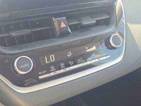 Certified 2023 Toyota Corolla LE FWD image 32