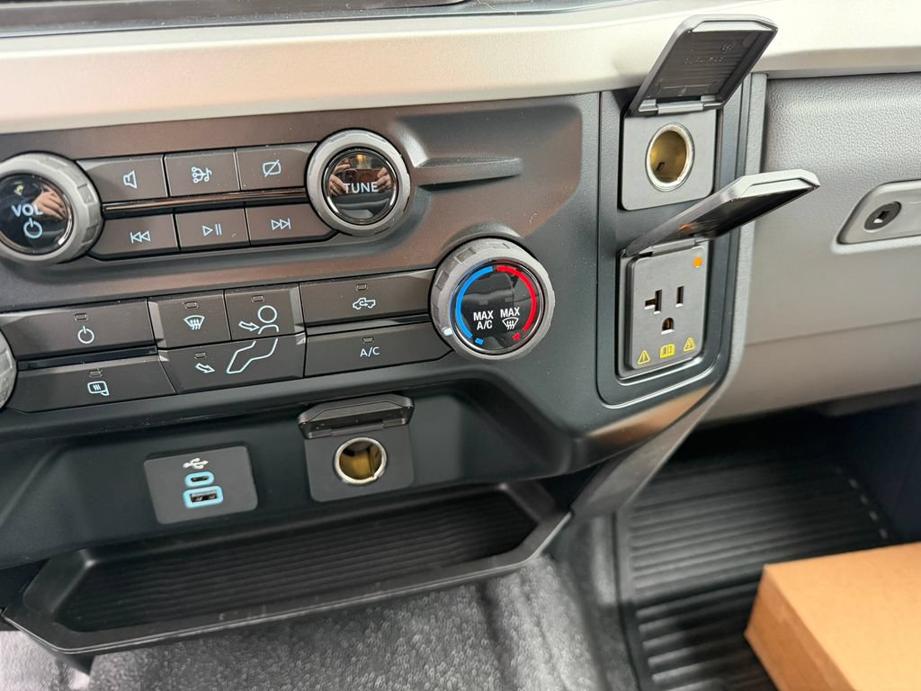 New 2024 Ford F550 4x4 Regular Cab Super Duty image 47