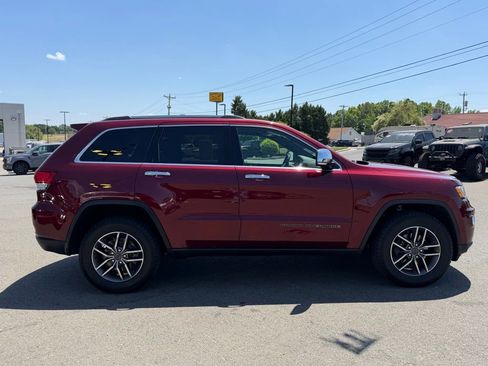 Used 2020 Jeep Grand Cherokee Limited AWD/4WD image 2