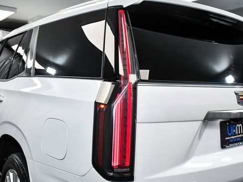 Used 2025 Cadillac Escalade Premium Luxury w/ LPO, Floor Liner Package AWD/4WD image 88
