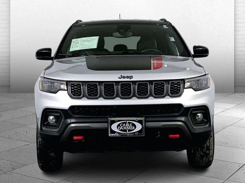 Used 2024 Jeep Compass Trailhawk image 2