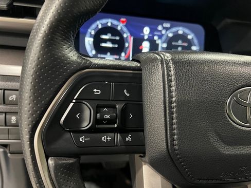 Used 2025 Toyota 4Runner TRD Off-Road image 29