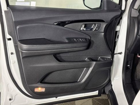Used 2022 Honda Pilot Touring image 10