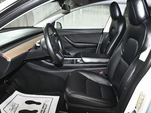 Used 2022 Tesla Model Y Long Range image 44