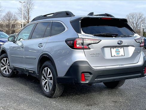Used 2020 Subaru Outback Premium image 11