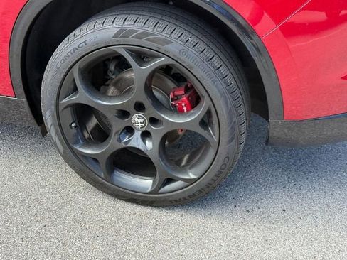 Used 2024 Alfa Romeo Stelvio Veloce image 7