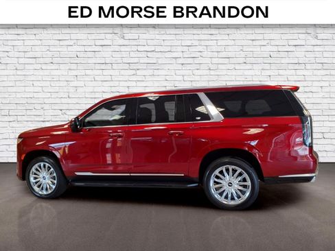 Used 2024 Cadillac Escalade ESV Premium Luxury RWD image 2