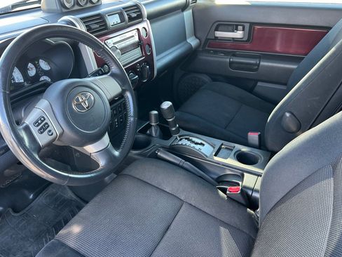 Used 2007 Toyota FJ Cruiser 4WD image 7
