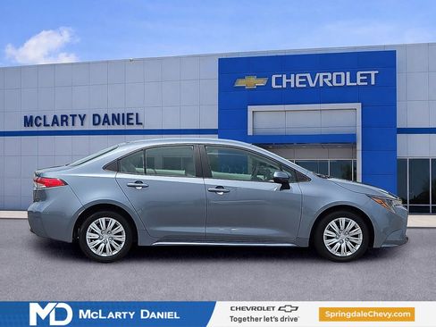 Used 2024 Toyota Corolla LE FWD image 6