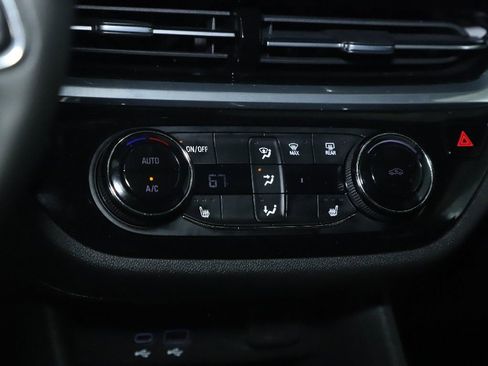 Used 2024 Buick Envista Sport Touring w/ Convenience I Package FWD image 28