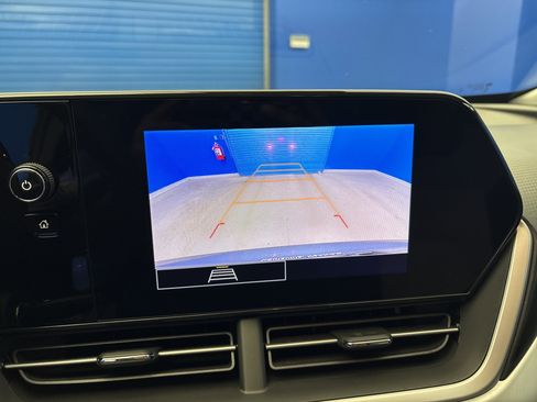 Used 2024 Chevrolet Trax LS image 18