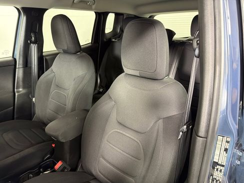 Used 2021 Jeep Renegade Latitude w/ Convenience Group AWD/4WD image 13