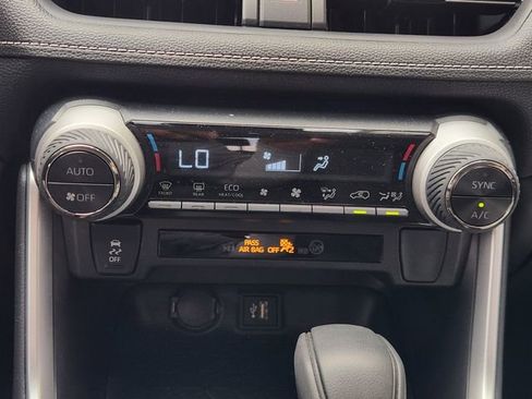 Used 2025 Toyota RAV4 LE AWD/4WD image 17