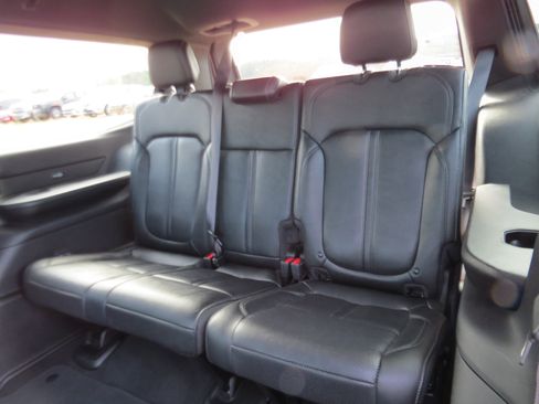 Used 2024 Jeep Wagoneer Series II image 12