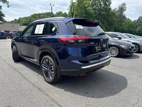 Used 2024 Nissan Rogue Platinum FWD image 2