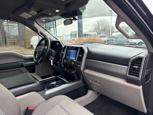 Used 2021 Ford F250 XLT w/ XLT Premium Package image 27