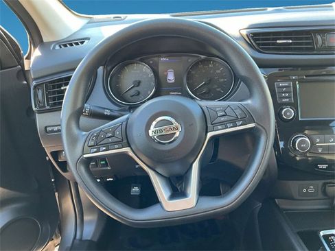 Used 2021 Nissan Rogue Sport S image 10