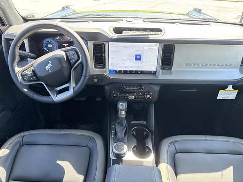 New 2026 Ford Bronco Outer Banks w/ Sasquatch Package AWD/4WD image 16