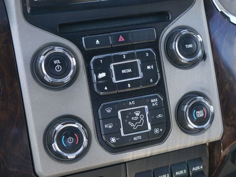 Used 2013 Ford F250 Platinum w/ FX4 Off Road Pkg AWD/4WD image 13