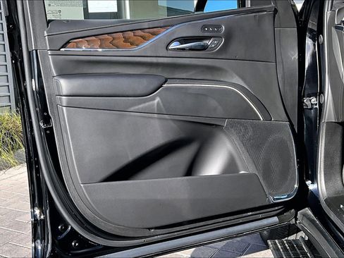 Used 2024 Cadillac Escalade Sport Platinum image 23