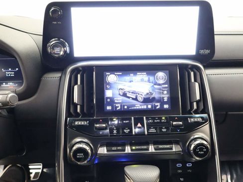 Used 2025 Lexus LX 600 F Sport image 10