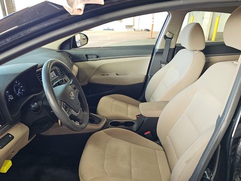 Used 2017 Hyundai Elantra SE FWD image 5
