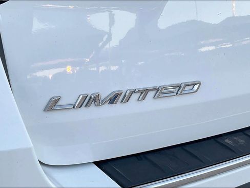 Used 2023 Ford Explorer Limited image 10