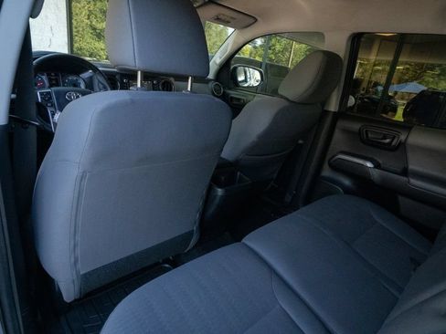 Used 2019 Toyota Tacoma SR5 AWD/4WD image 17
