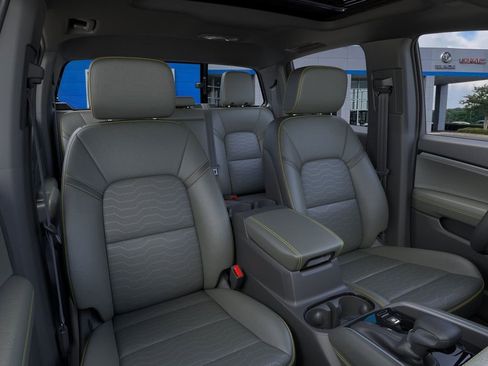 New 2026 Chevrolet Colorado ZR2 w/ Technology Package image 16