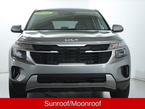Used 2024 Kia Seltos LX AWD/4WD image 7