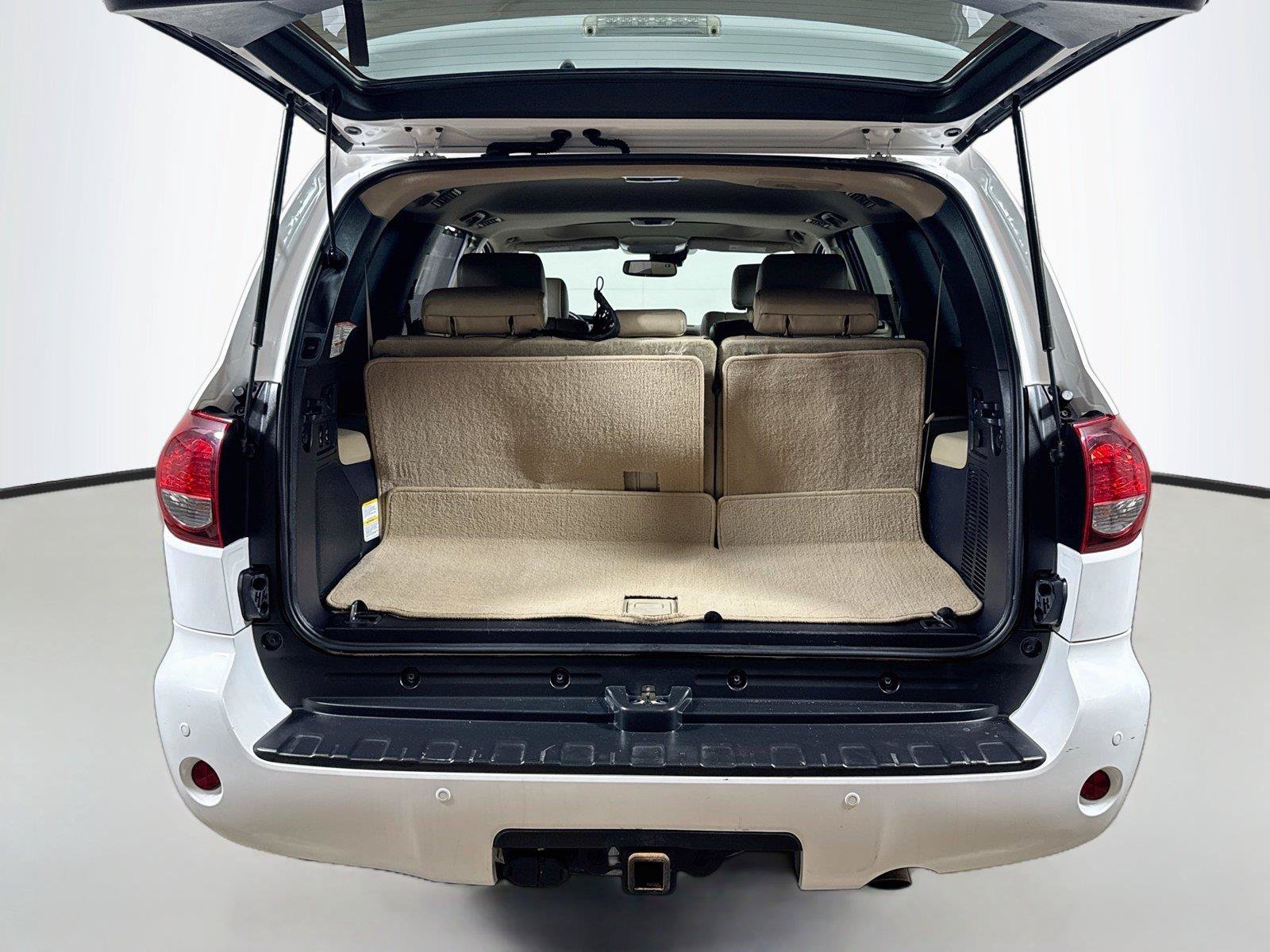 Used 2018 Toyota Sequoia Limited w/ Safety & Convenience Package RWD image 26