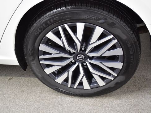 Used 2025 Nissan Altima 2.5 SV FWD image 30
