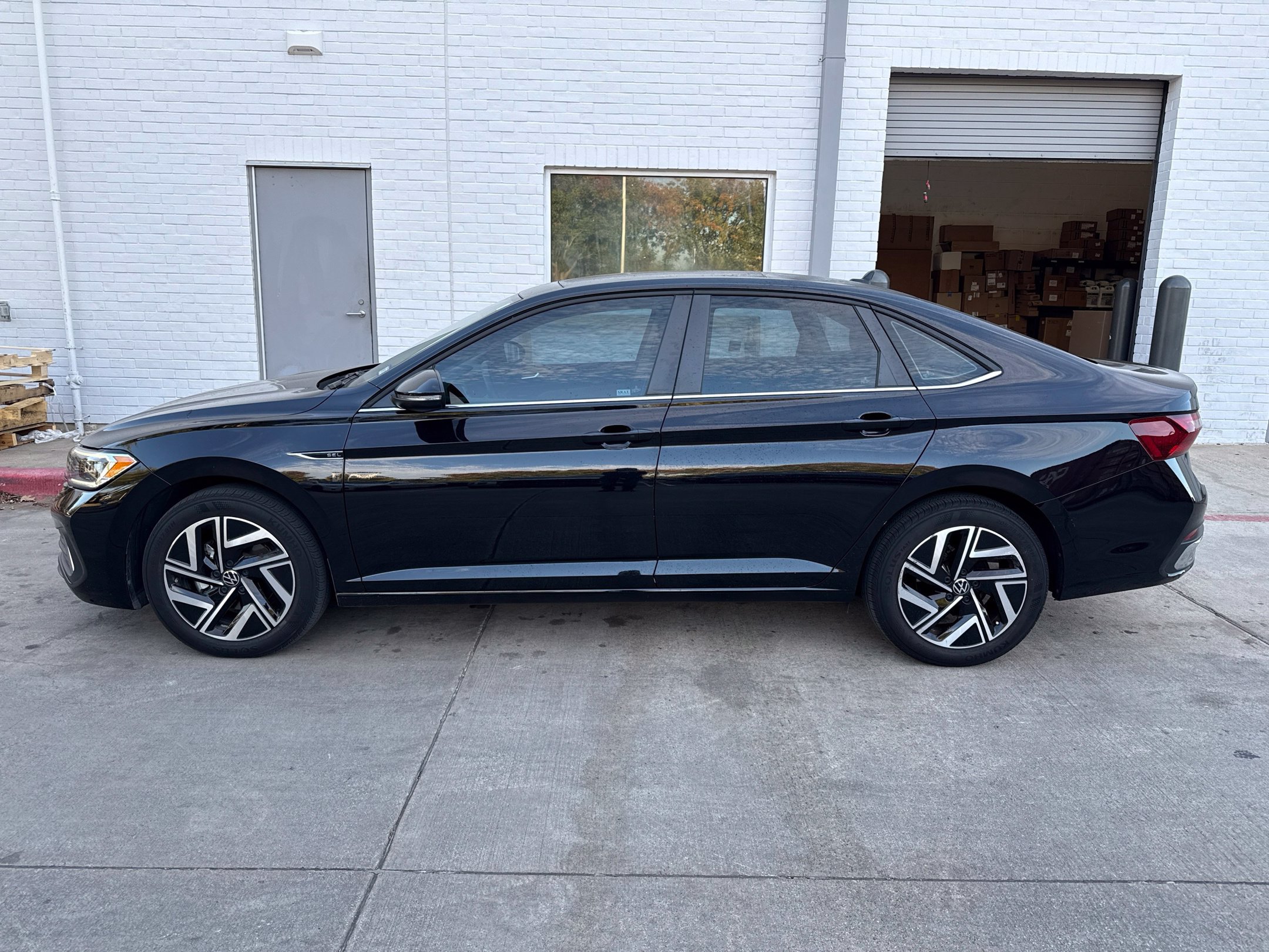 Used 2024 Volkswagen Jetta SEL FWD image 7