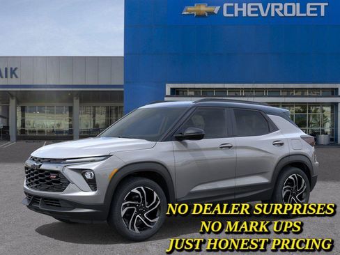 New 2026 Chevrolet TrailBlazer RS w/ Driver Confidence Package FWD image 2