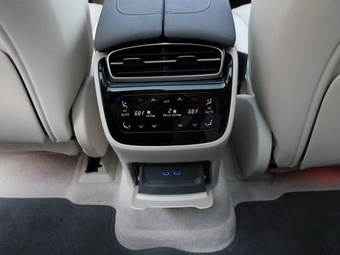 Used 2023 Mercedes-Benz EQS 580 4MATIC SUV image 31