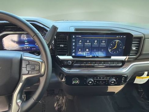Used 2024 Chevrolet Silverado 1500 RST w/ Z71 Off-Road Package AWD/4WD image 11