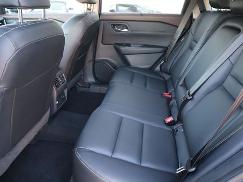 Used 2023 Nissan Rogue SL w/ SL Premium Package image 41