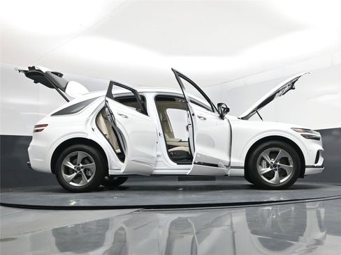 Used 2026 Genesis GV70 2.5T Advanced image 21