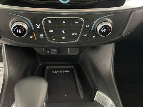 Used 2024 Chevrolet Traverse Limited LT image 41