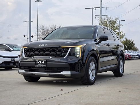 New 2025 Kia Sorento LX image 2