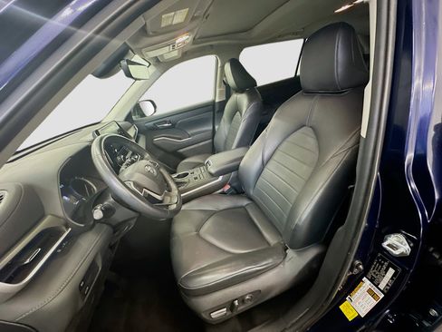 Used 2022 Toyota Highlander XLE image 13