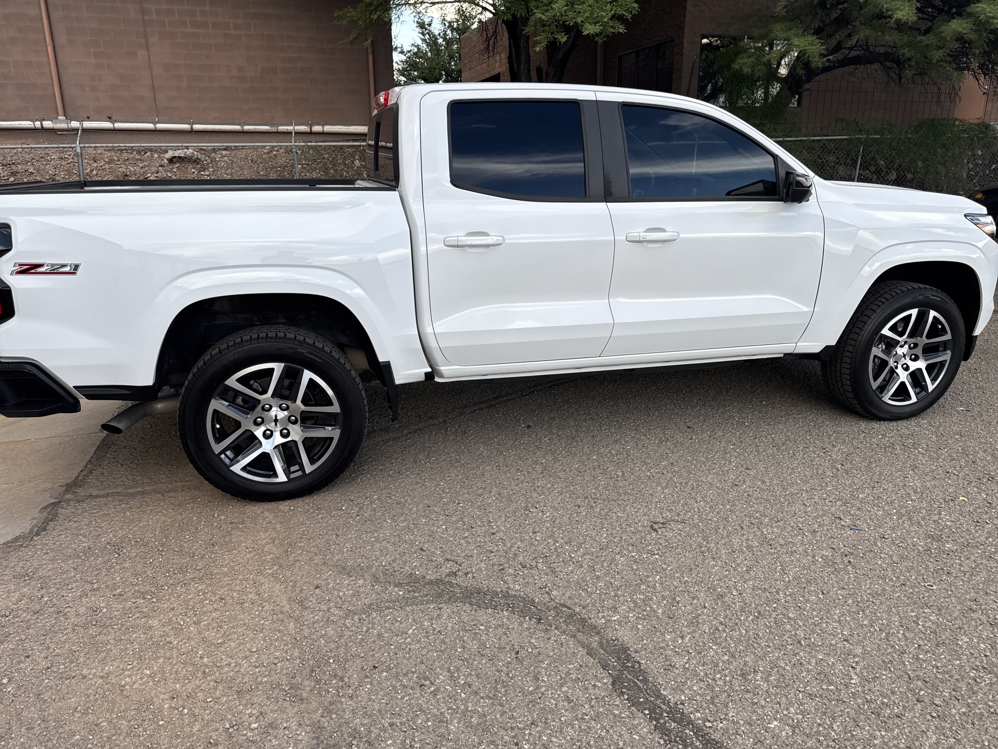 Used 2023 Chevrolet Colorado Z71 w/ Z71 Convenience Package 2 AWD/4WD image 8
