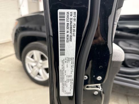 Used 2022 Jeep Compass Latitude w/ Convenience Group image 19