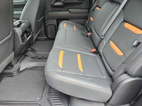 Used 2024 GMC Sierra 1500 AT4 w/ Technology Package image 12